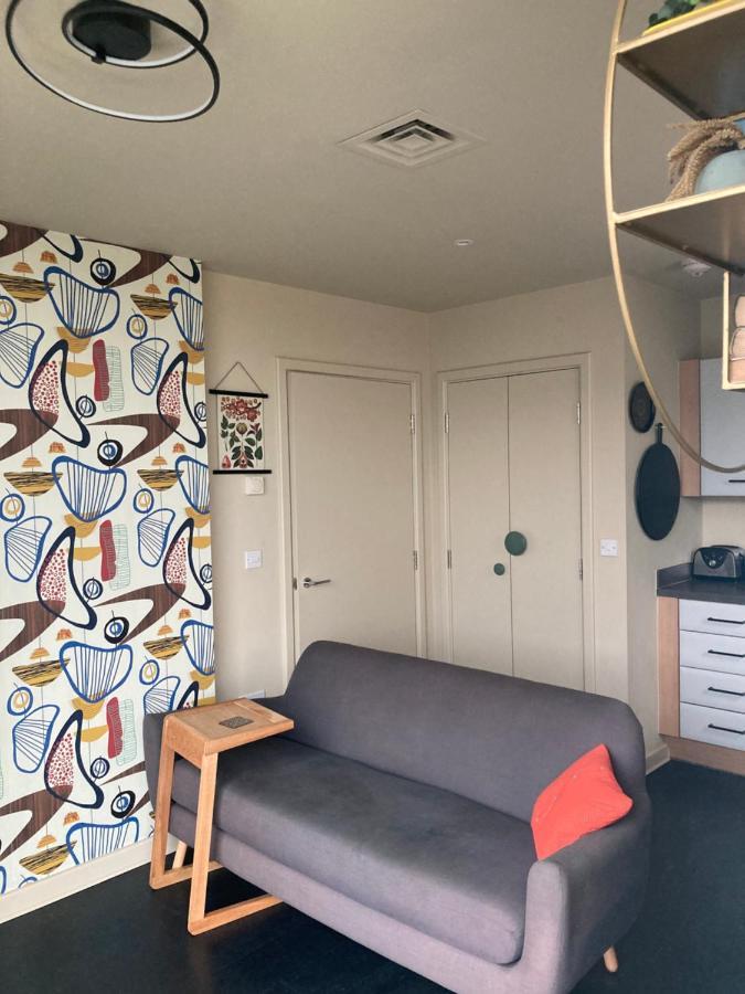Canal View 1 Bed Apartment In Zone 1 Лондон Екстериор снимка