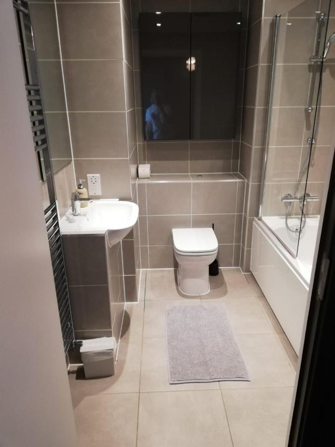 Canal View 1 Bed Apartment In Zone 1 Лондон Екстериор снимка